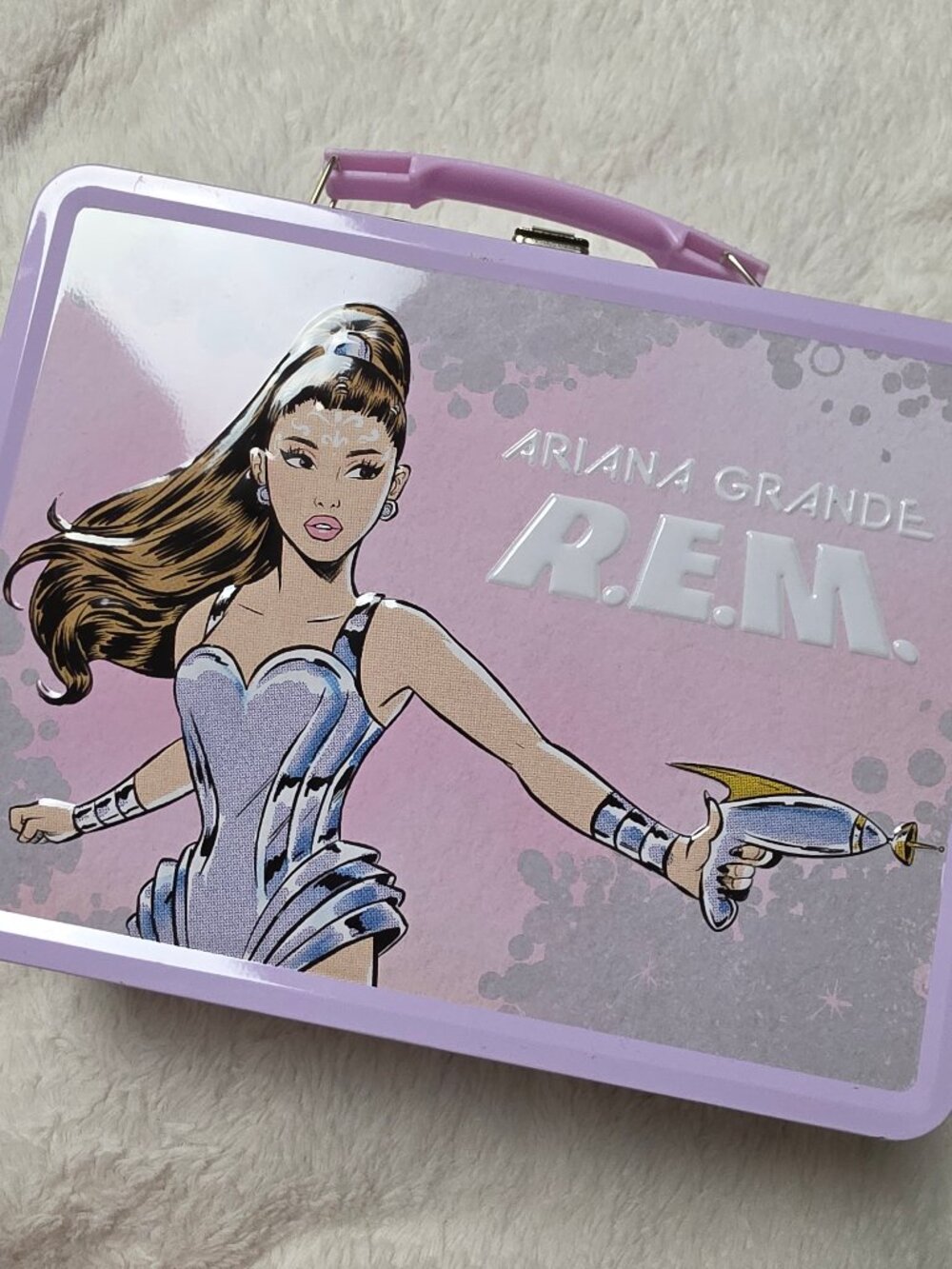 Ariana Grande REM Limited Edition Collectible Tin Metal Lunchbox Purple 2020